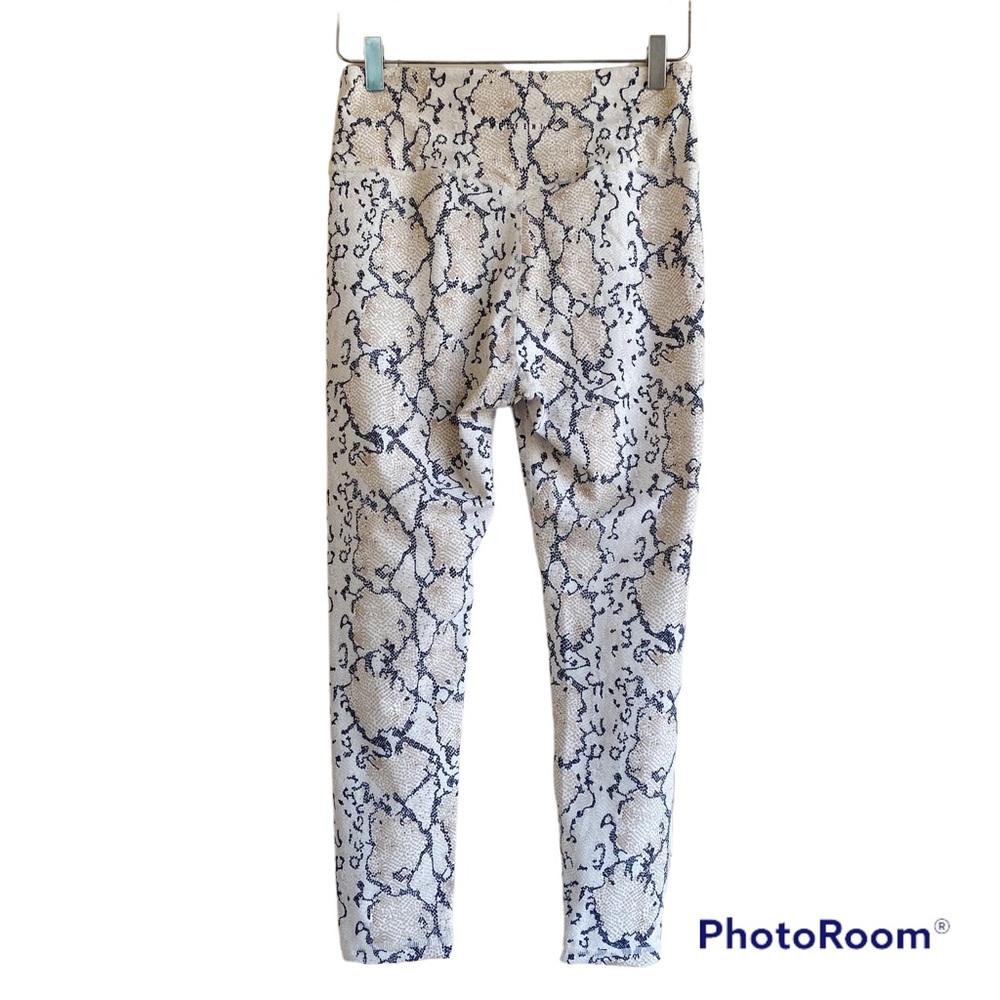 All Fenix White Python 7/8 Leggings Size Large - image 8